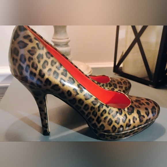 Nine & Co. Shoes - Women's size 7 Nine&Co leopard print heels.